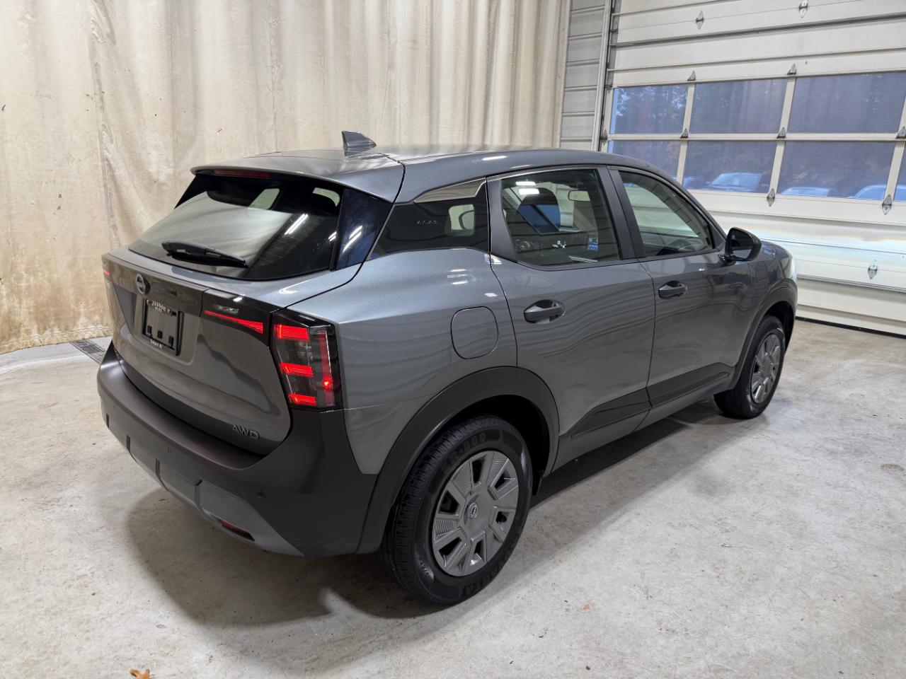 Nissan Kicks S AWD 2025