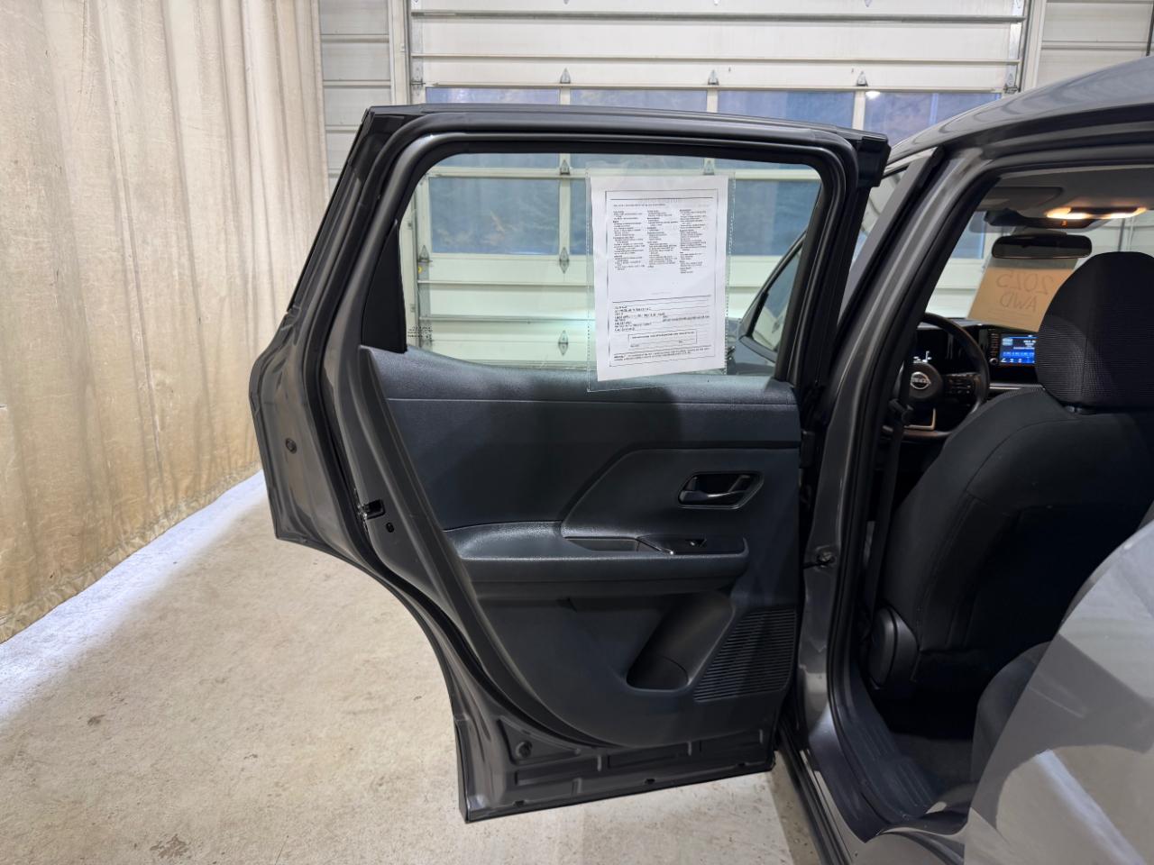 Nissan Kicks S AWD 2025