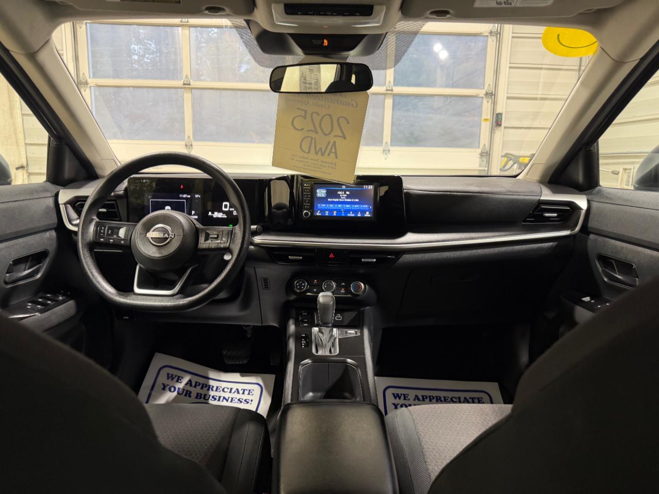Nissan Kicks S AWD 2025