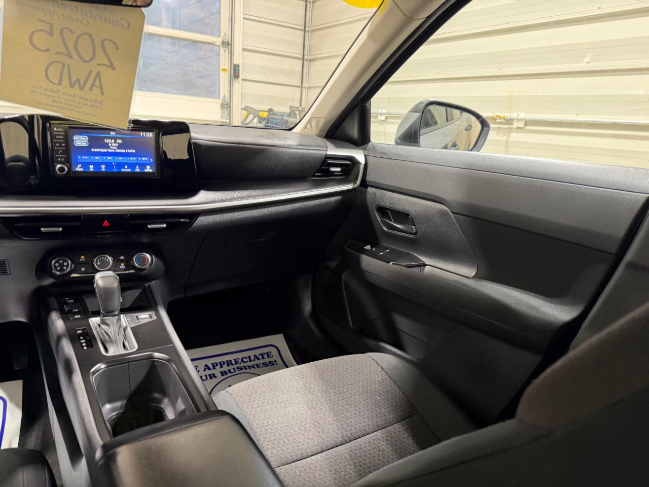 Nissan Kicks S AWD 2025