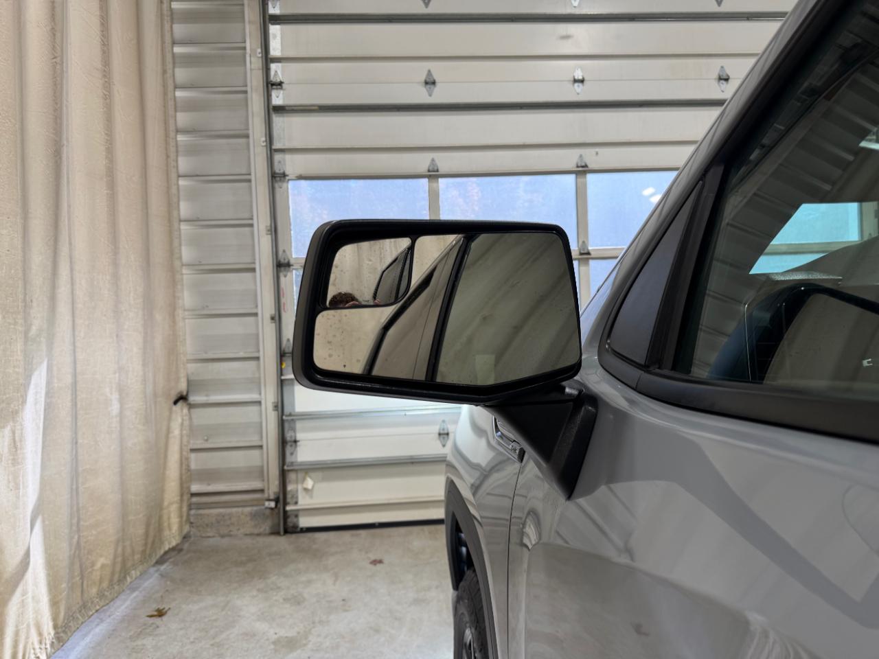 GMC Sierra 1500 4WD Crew Cab 147" Elevation w/3VL 2024