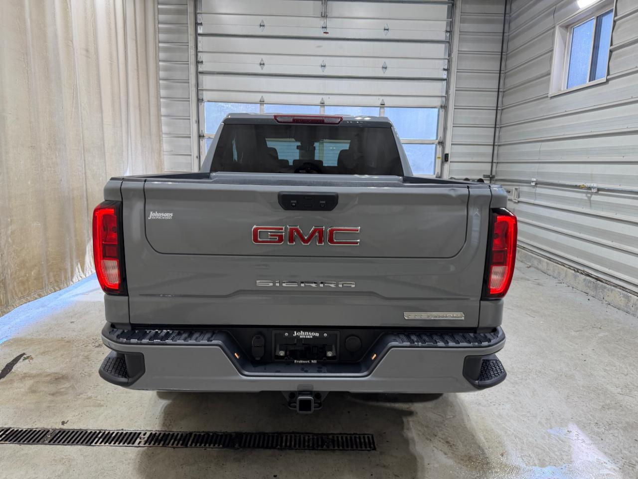 GMC Sierra 1500 4WD Crew Cab 147" Elevation w/3VL 2024