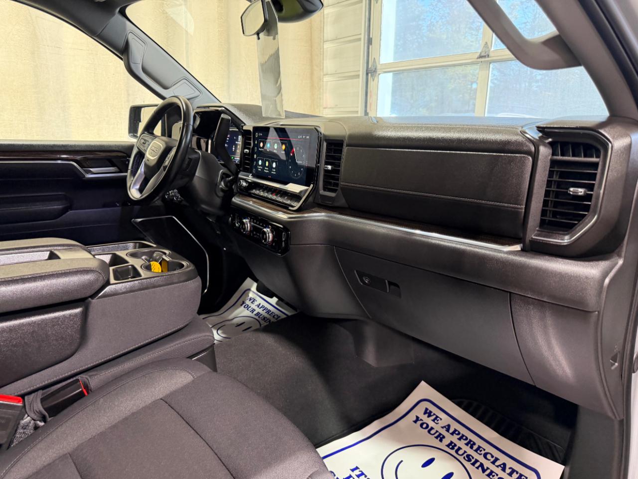 GMC Sierra 1500 4WD Crew Cab 147" Elevation w/3VL 2024