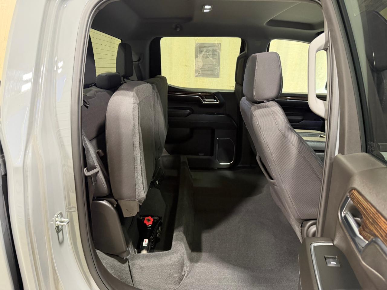 GMC Sierra 1500 4WD Crew Cab 147" Elevation w/3VL 2024