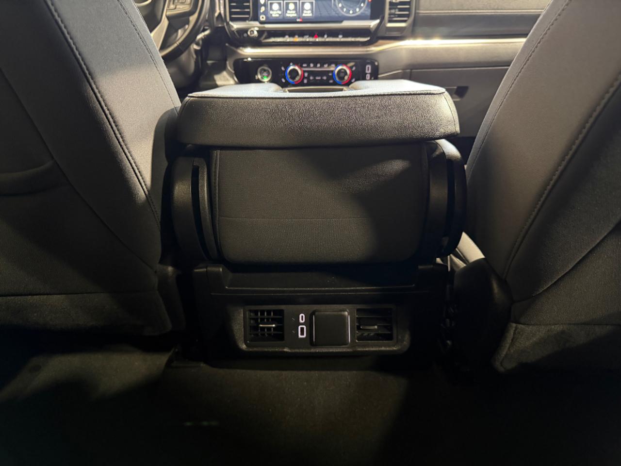 GMC Sierra 1500 4WD Crew Cab 147" Elevation w/3VL 2024