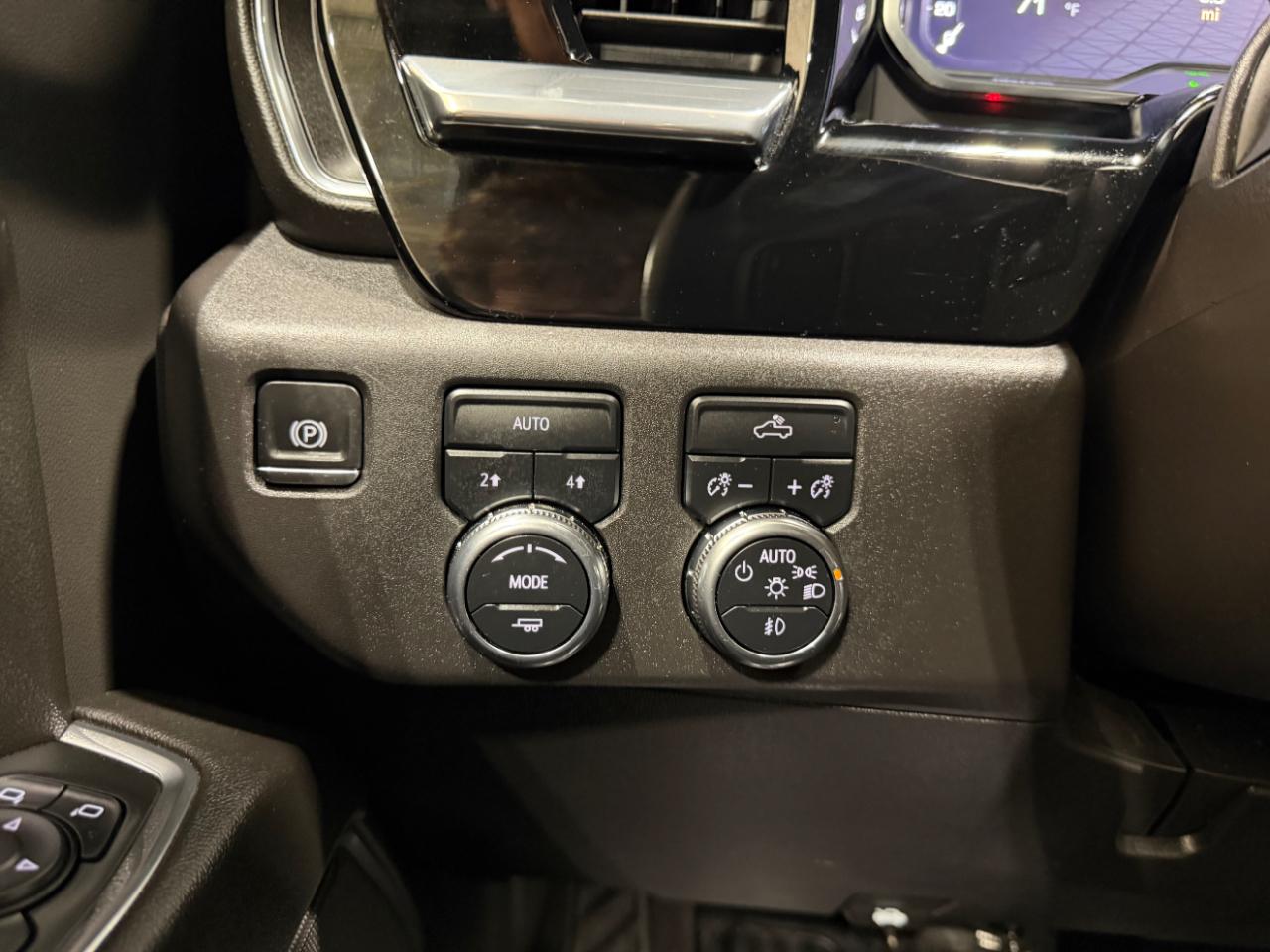 GMC Sierra 1500 4WD Crew Cab 147" Elevation w/3VL 2024