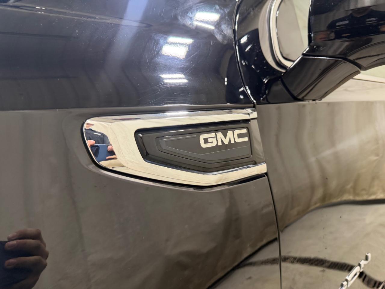 GMC Yukon 4WD 4dr SLT 2022
