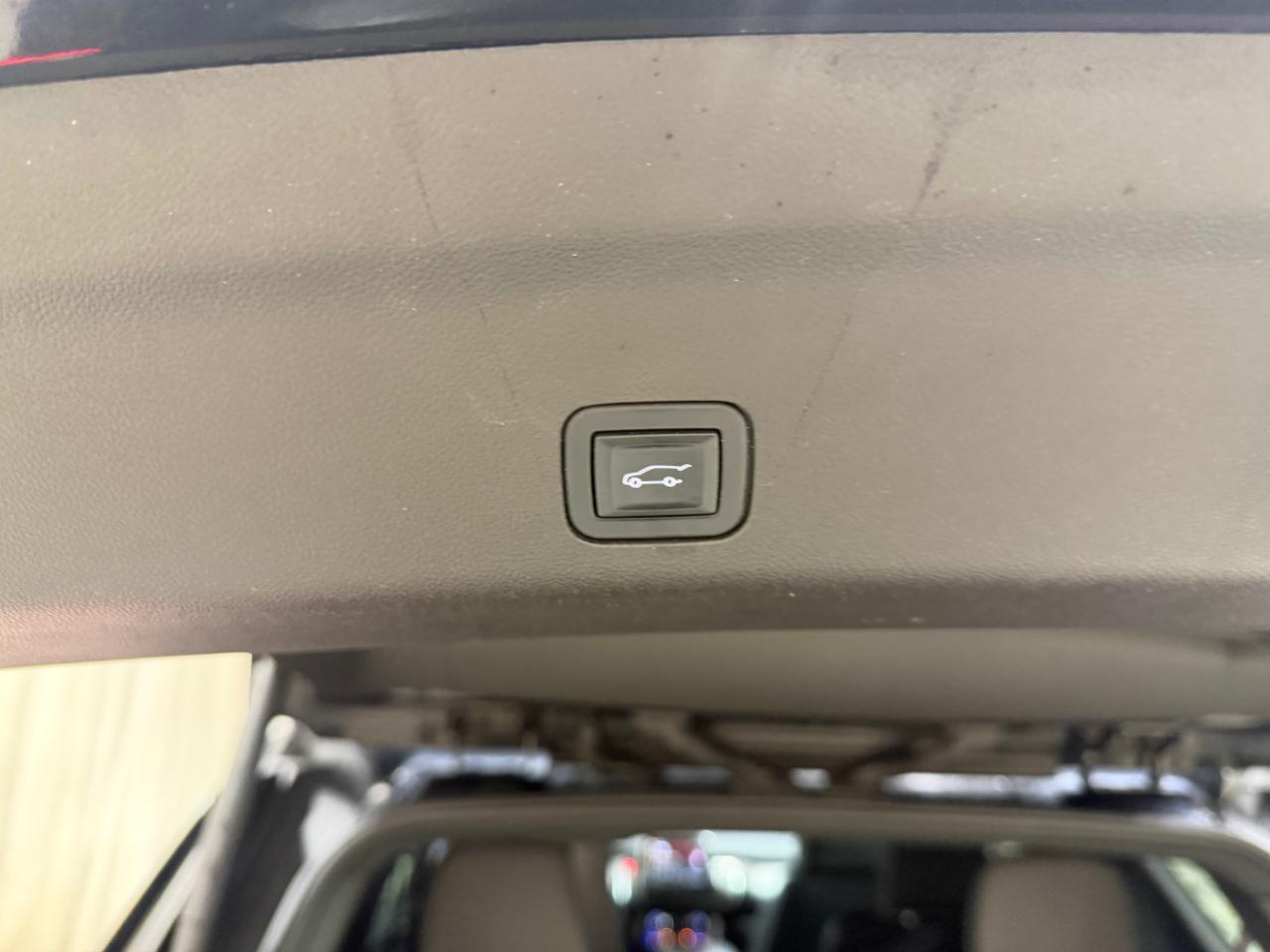 GMC Yukon 4WD 4dr SLT 2022