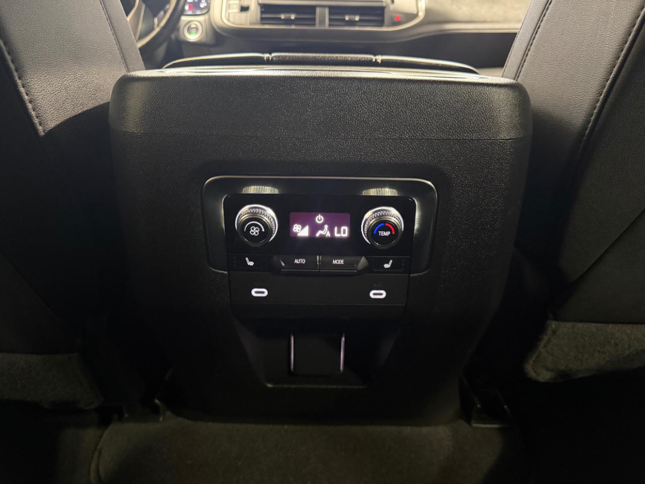 GMC Yukon 4WD 4dr SLT 2022