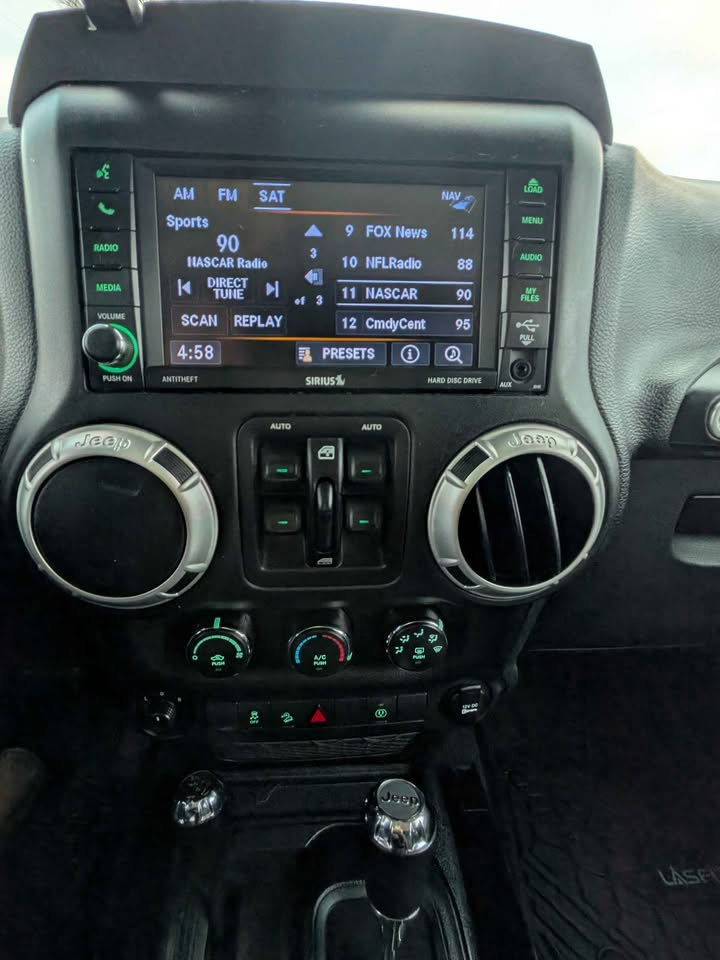 Jeep Wrangler JK Unlimited Sahara 4WD 2018