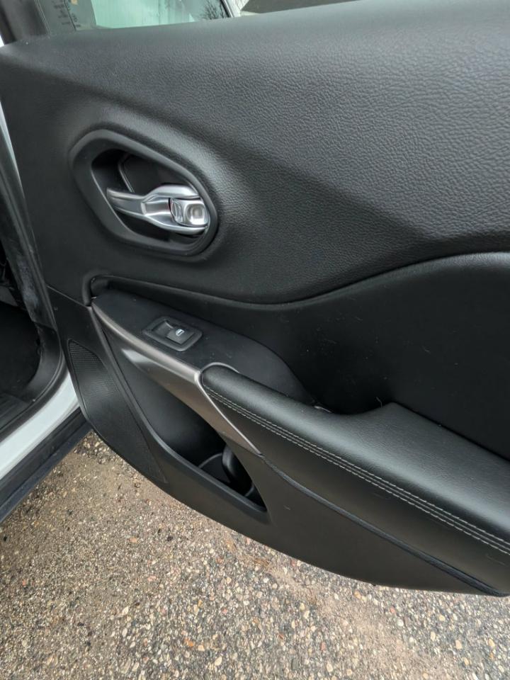 Jeep Cherokee Limited FWD 2019