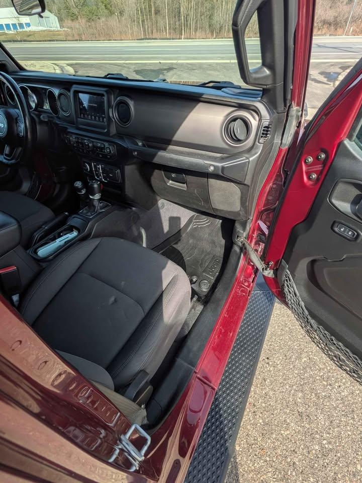 Jeep Gladiator Sport 2021