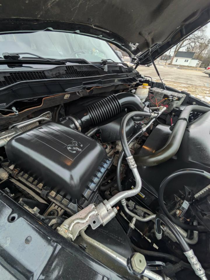 RAM 1500 SLT Crew Cab LWB 4WD 2016