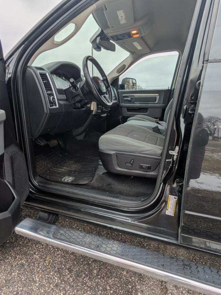 RAM 1500 SLT Crew Cab LWB 4WD 2016