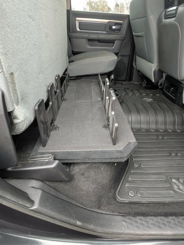 RAM 1500 SLT Crew Cab LWB 4WD 2016