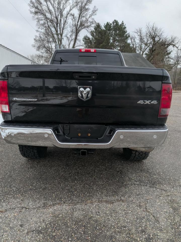 RAM 1500 SLT Crew Cab LWB 4WD 2016