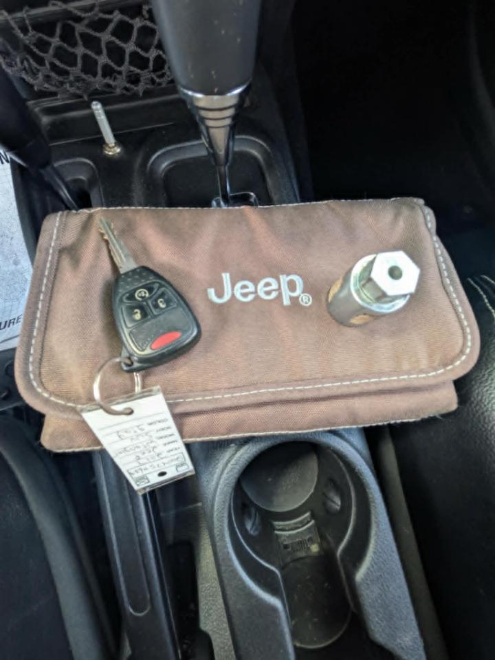 Jeep Wrangler Unlimited Sahara 4D SUV 4WD 2017