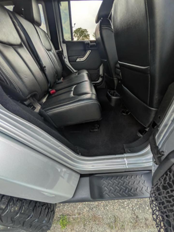 Jeep Wrangler Unlimited Sahara 4D SUV 4WD 2017