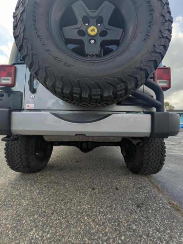 Jeep Wrangler Unlimited Sahara 4D SUV 4WD 2017