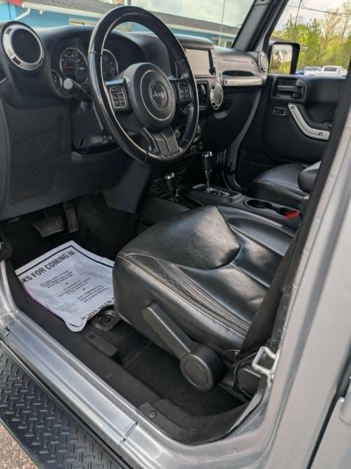 Jeep Wrangler Unlimited Sahara 4D SUV 4WD 2017