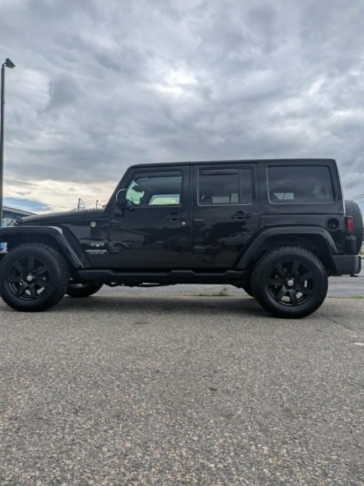 Jeep Wrangler Unlimited Sahara 4WD 2017