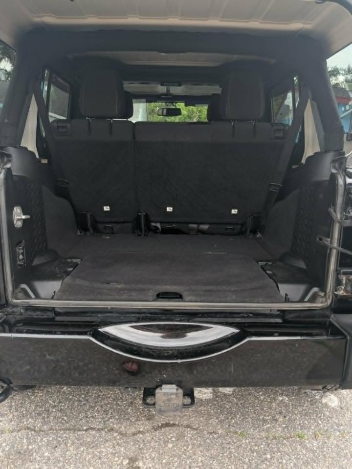 Jeep Wrangler Unlimited Sahara 4WD 2017