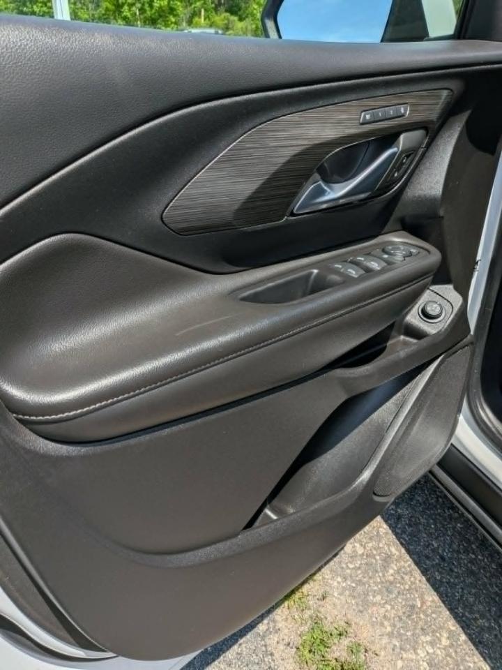 2023 GMC Terrain SLT - Photo 10