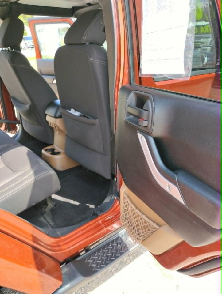 Jeep Wrangler Unlimited Sahara 4WD 2014