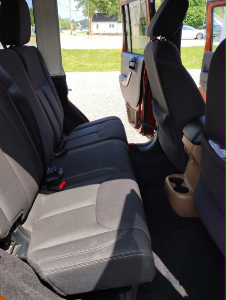 Jeep Wrangler Unlimited Sahara 4WD 2014