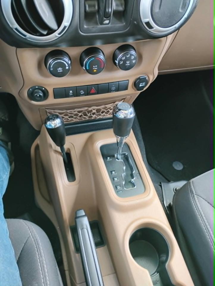 Jeep Wrangler Unlimited Sahara 4WD 2014