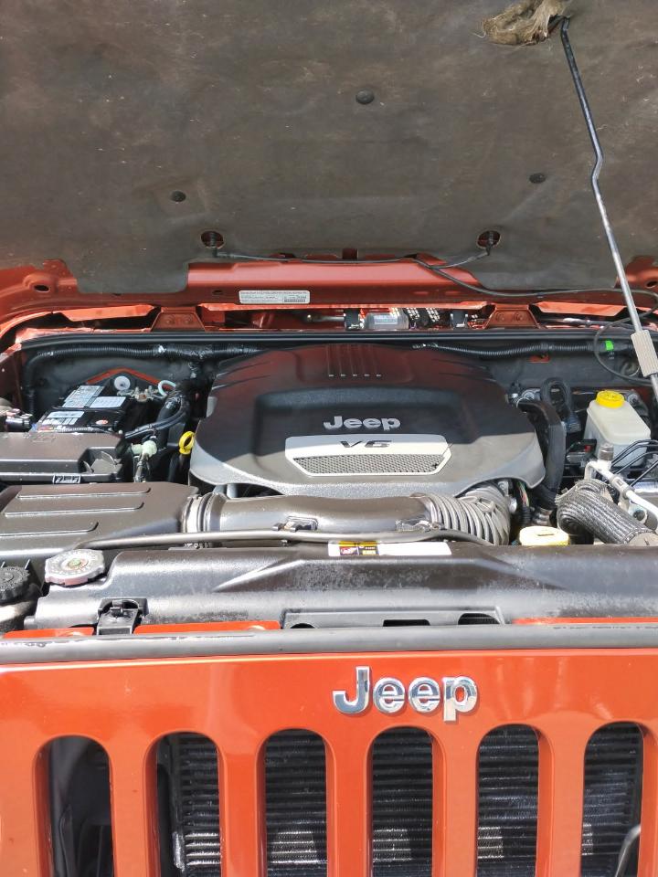 Jeep Wrangler Unlimited Sahara 4WD 2014