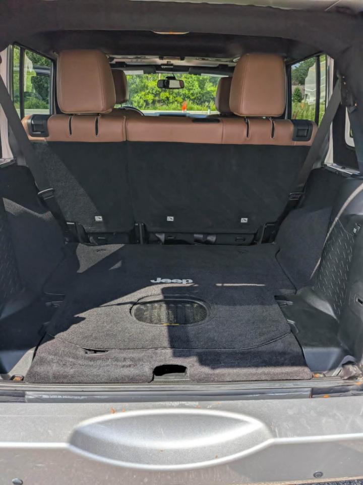Jeep Wrangler Unlimited Sahara 4WD 2017