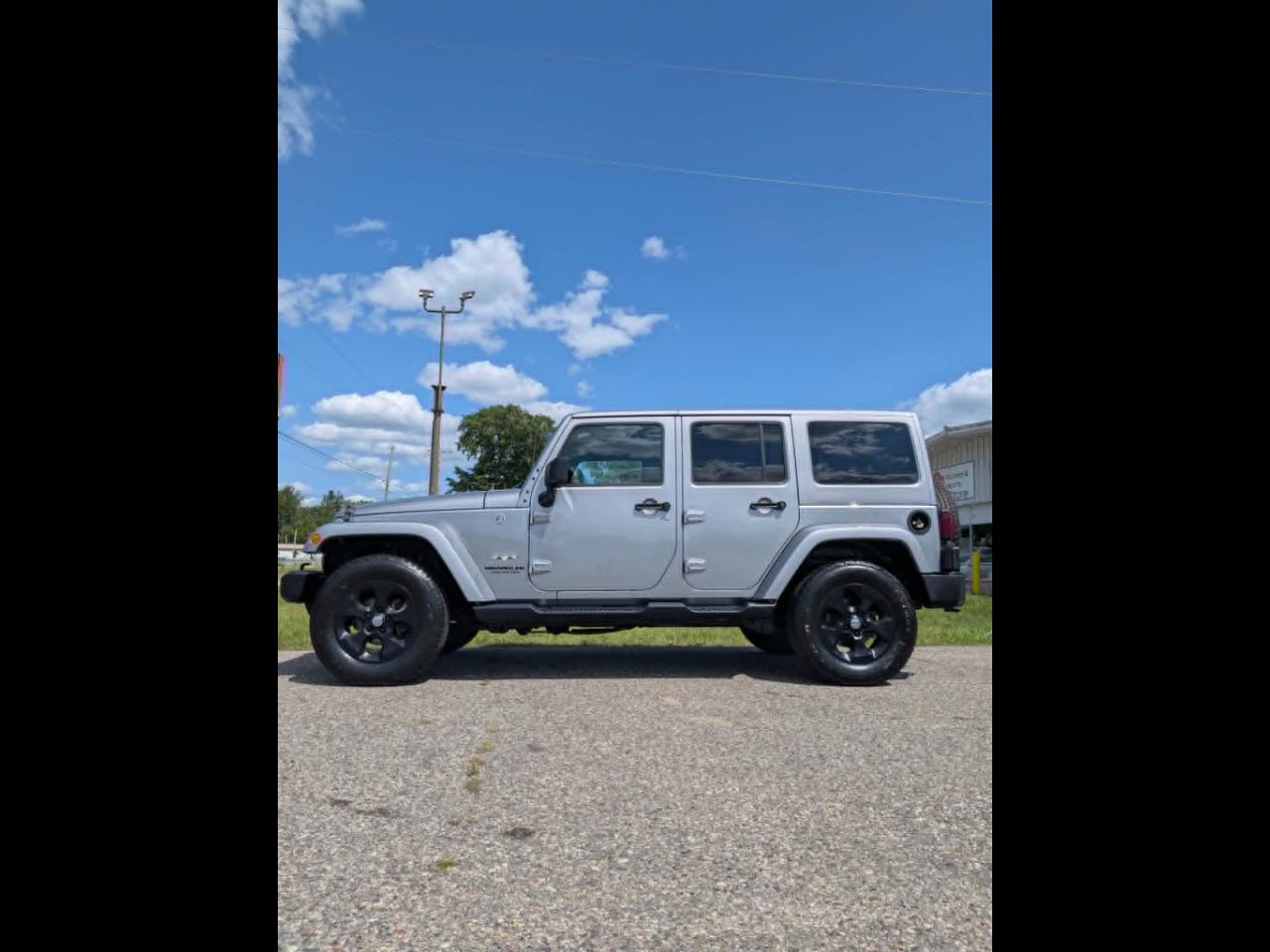 2017 Jeep Wrangler Unlimited Sahara 4WD