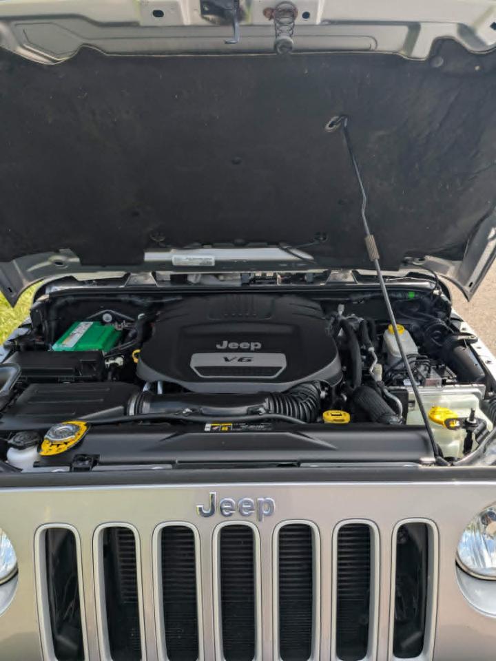 Jeep Wrangler Unlimited Sahara 4WD 2017