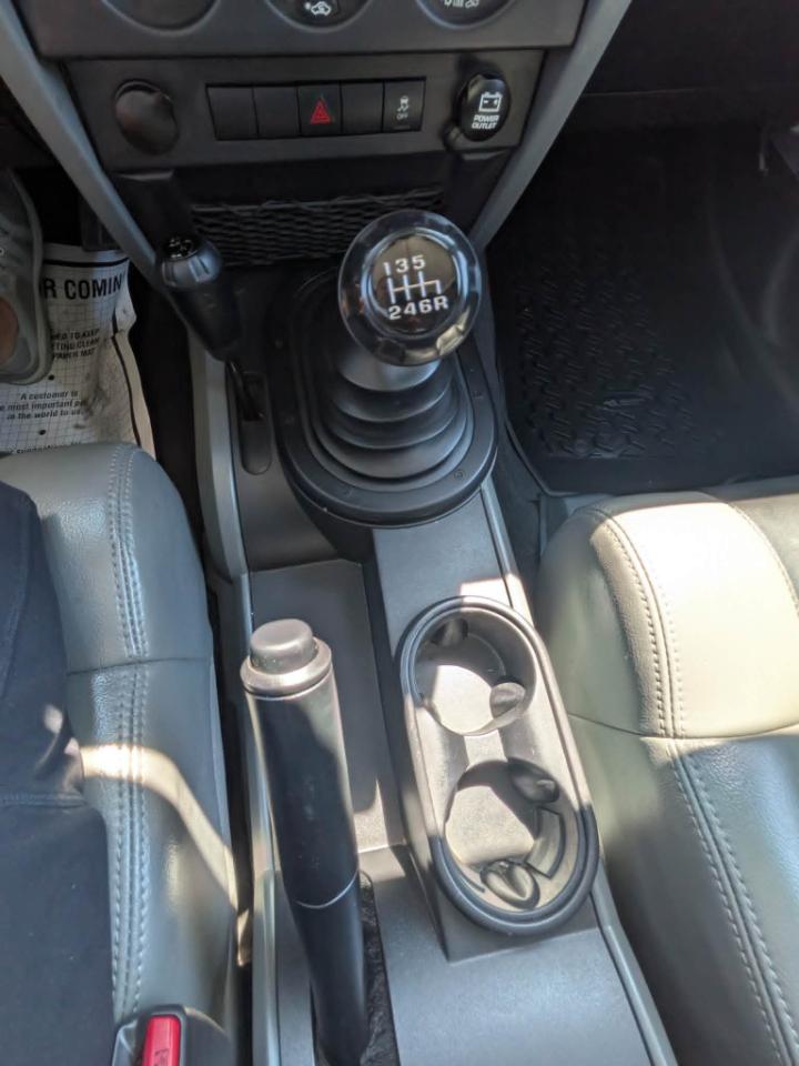 Jeep Wrangler Sahara 4WD 2010