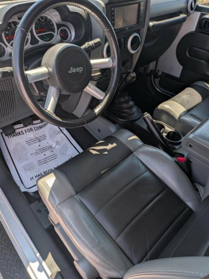 Jeep Wrangler Sahara 4WD 2010