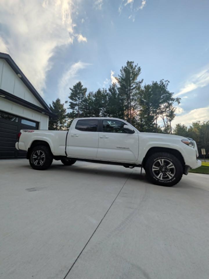 Toyota Tacoma  2017