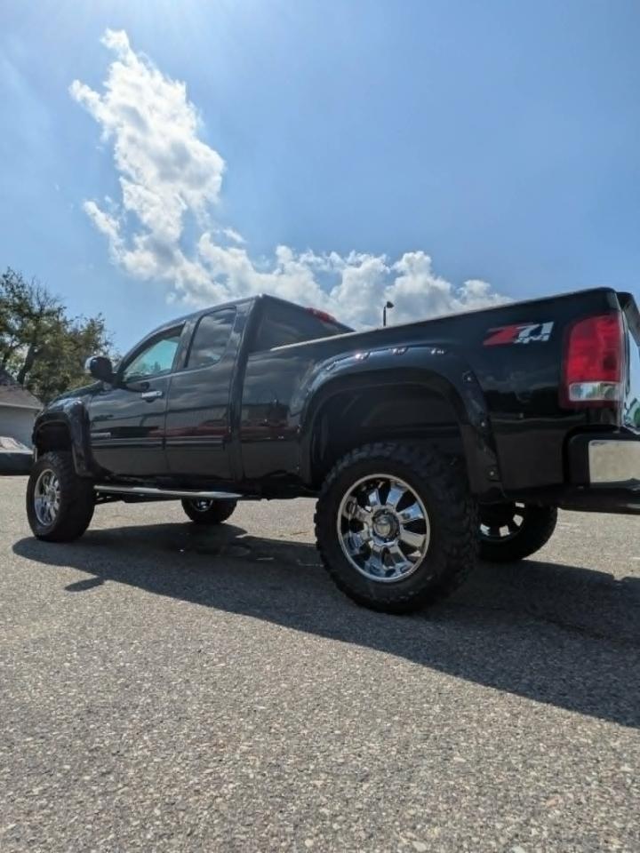 GMC Sierra 1500 SLE Ext. Cab 4WD 2011