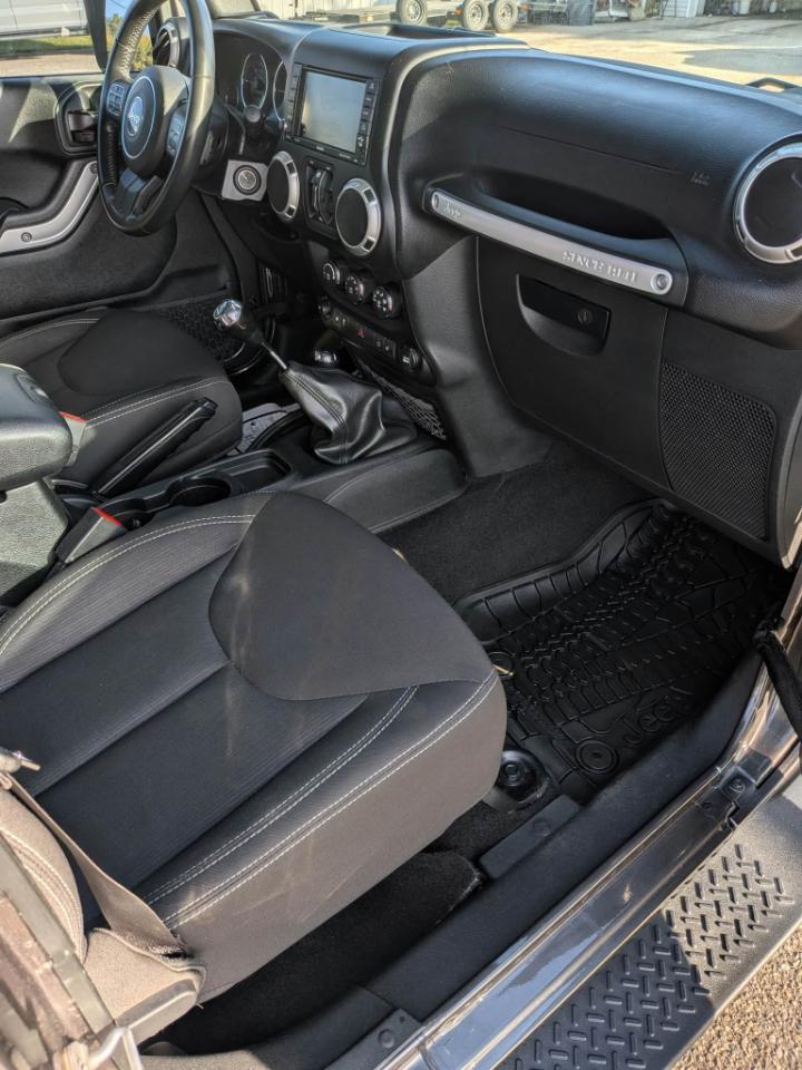 Jeep Wrangler Unlimited Sahara 4WD 2017