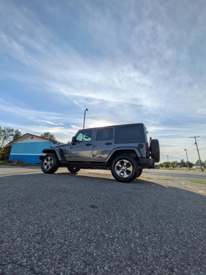 Jeep Wrangler Unlimited Sahara 4WD 2017