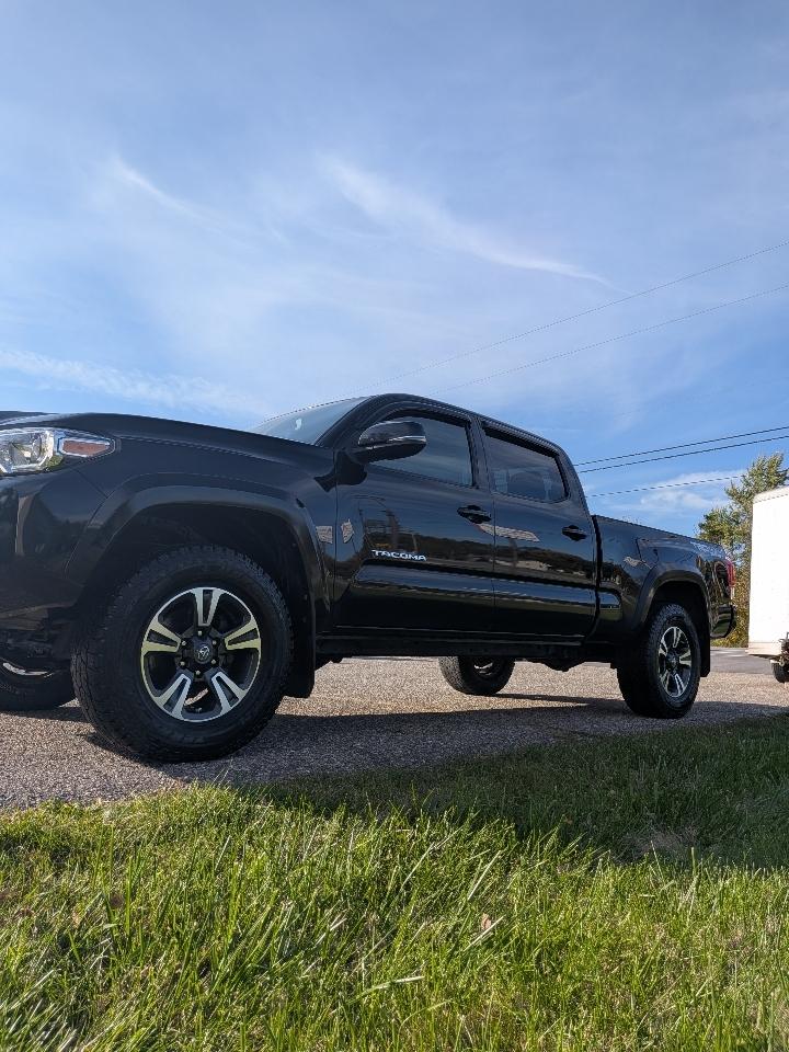 Toyota Tacoma 4WD Double Cab LB V6 AT TRD Sport (Natl) 2018