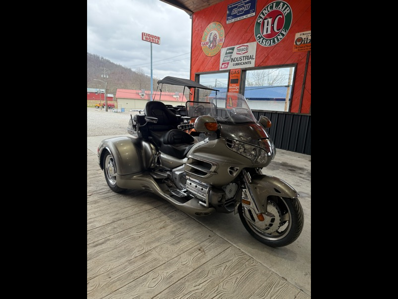 Honda GL1800 (Gold Wing)  2003