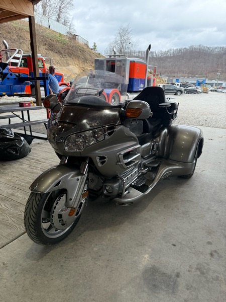 Honda GL1800 (Gold Wing)  2003