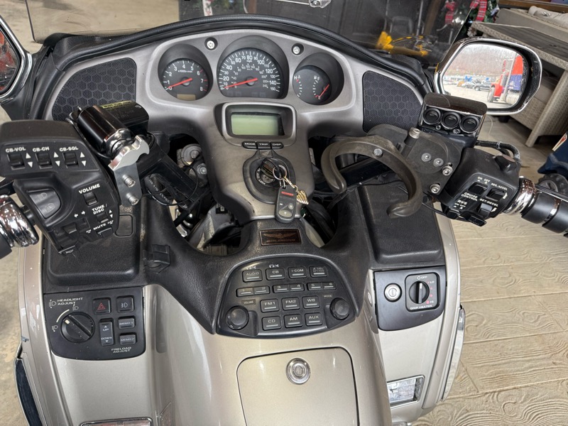 Honda GL1800 (Gold Wing)  2003