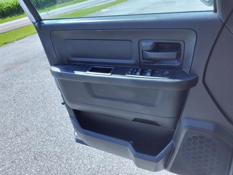 RAM 1500 Tradesman Quad Cab 4WD 2013