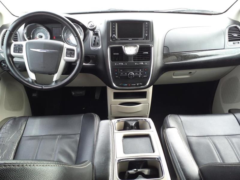 Chrysler Town & Country Touring 2014