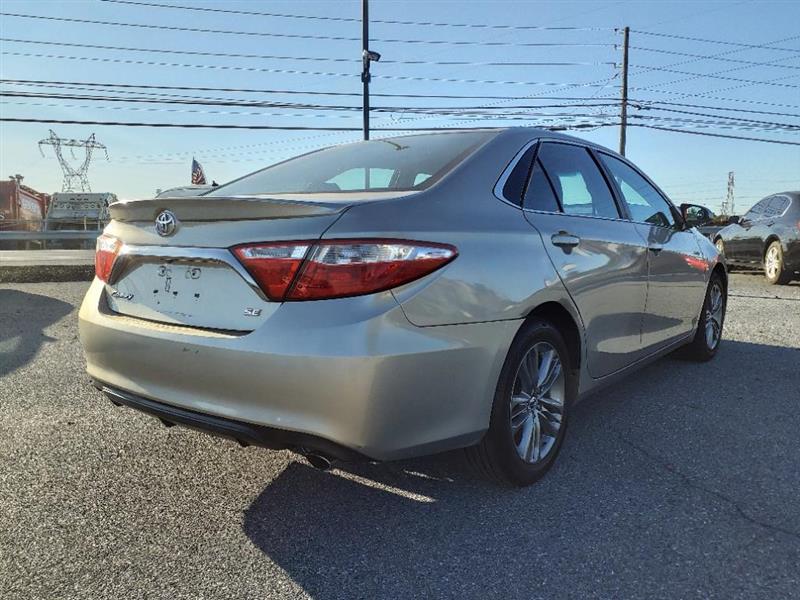 Toyota Camry SE 2015
