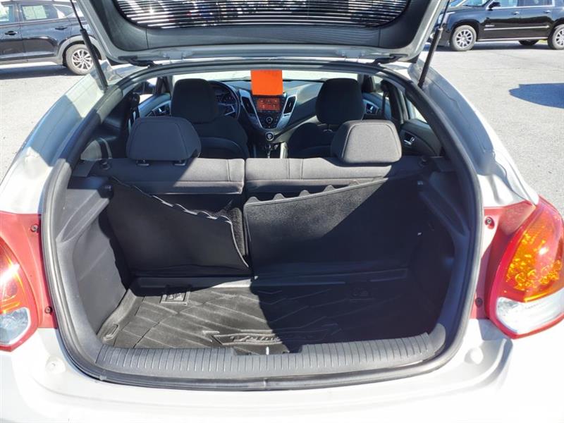 Hyundai Veloster Base 2013