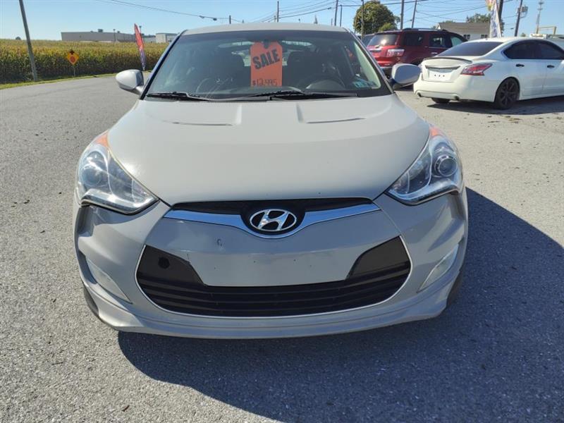 Hyundai Veloster Base 2013