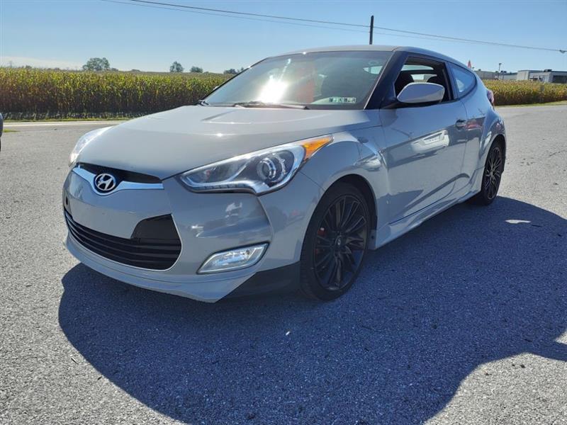 Hyundai Veloster Base 2013